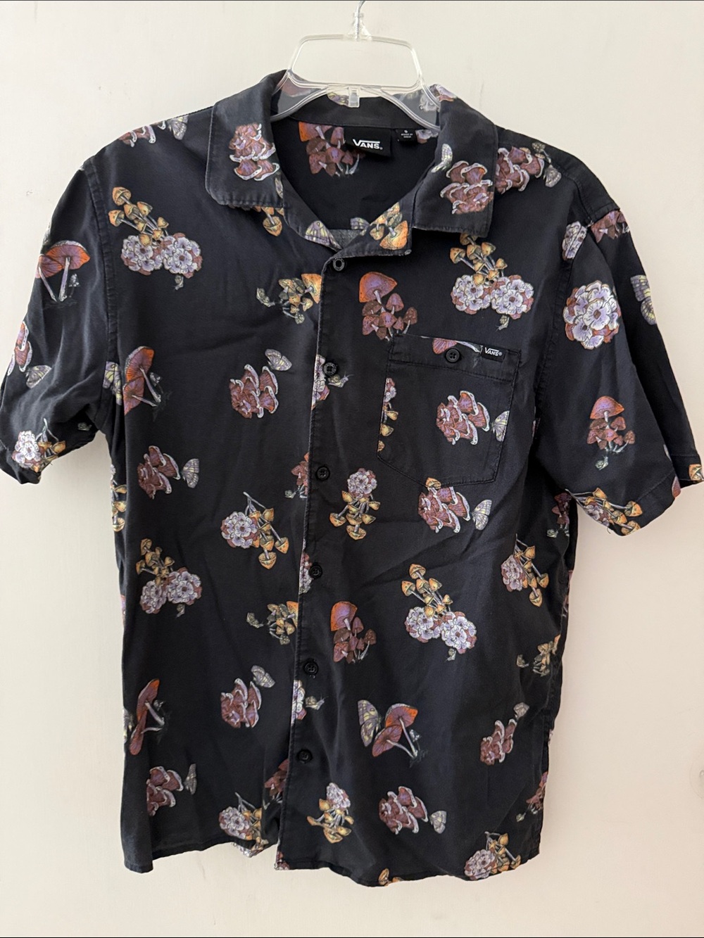 Vans button shirt mushroom and butterfly pattern - men’s small